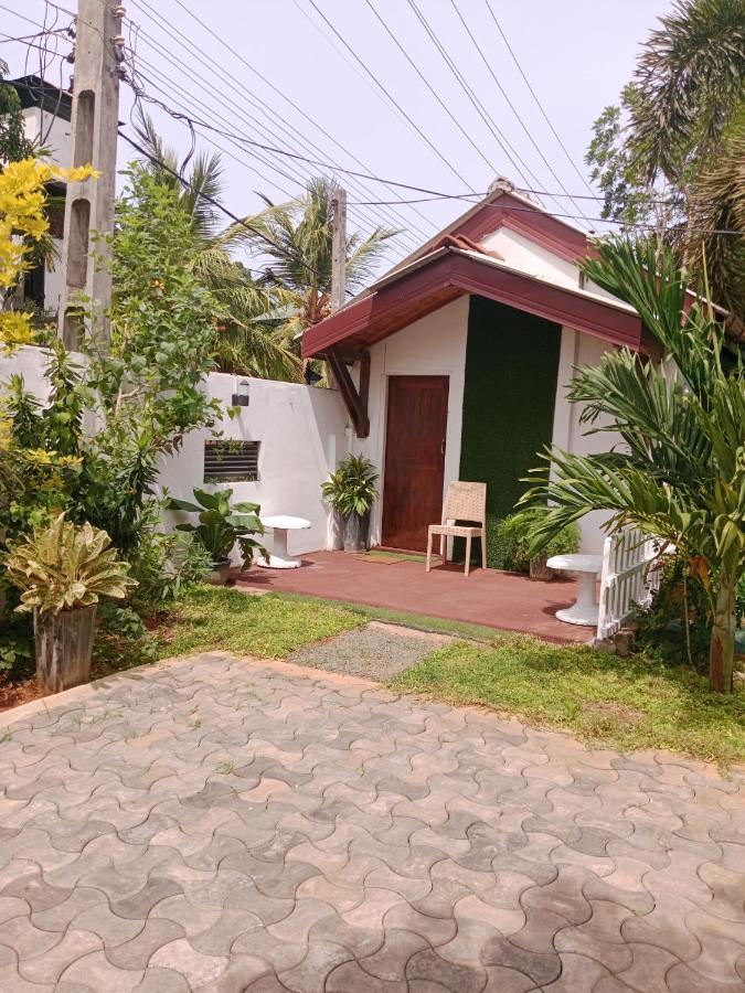 Home Stay Resort Nilaveli Exterior photo